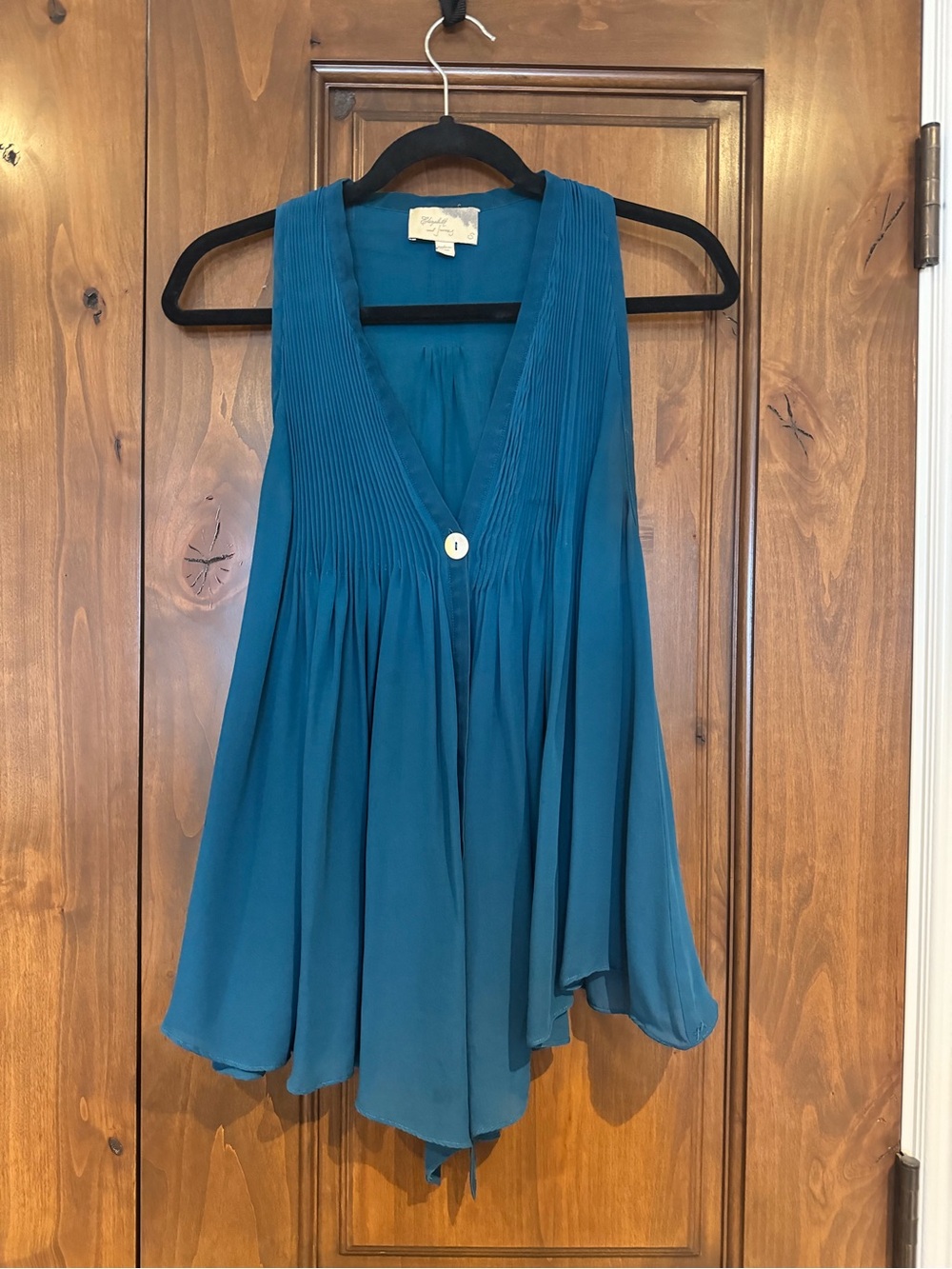 Elizabeth and James Teal Pleated V-Neck Sleeveless vest/blouse